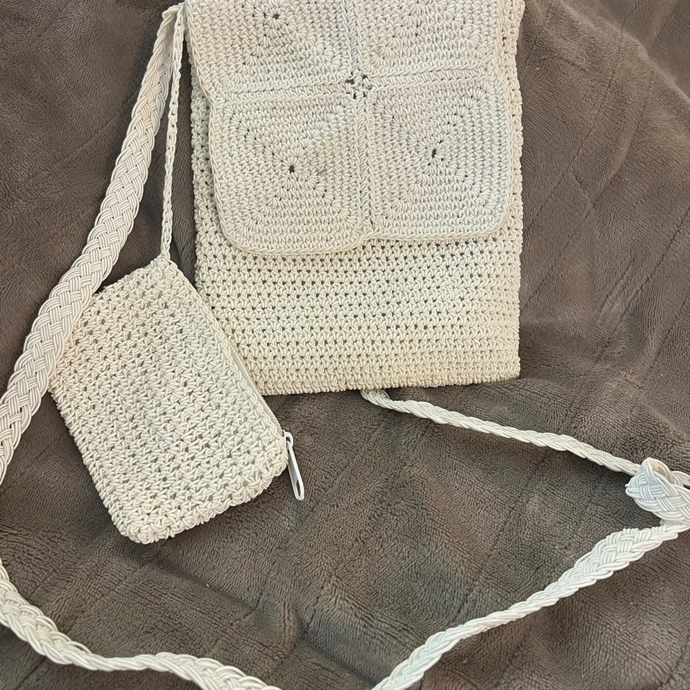 Connie Cream Crochet Crossbody Bag with Elegant Spiral Design